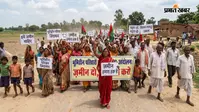 वर्षों से जमीन की आस में भटक रहे भूमिहीन परिवारों का फूटा गुस्सा, बासगीत पर्चा और स्थायी बसावट की मांग