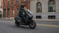 27 लीटर स्टोरेज, Smart Key और ABS... Honda ने पेश किया अपना नया एडवेंचर स्कूटर