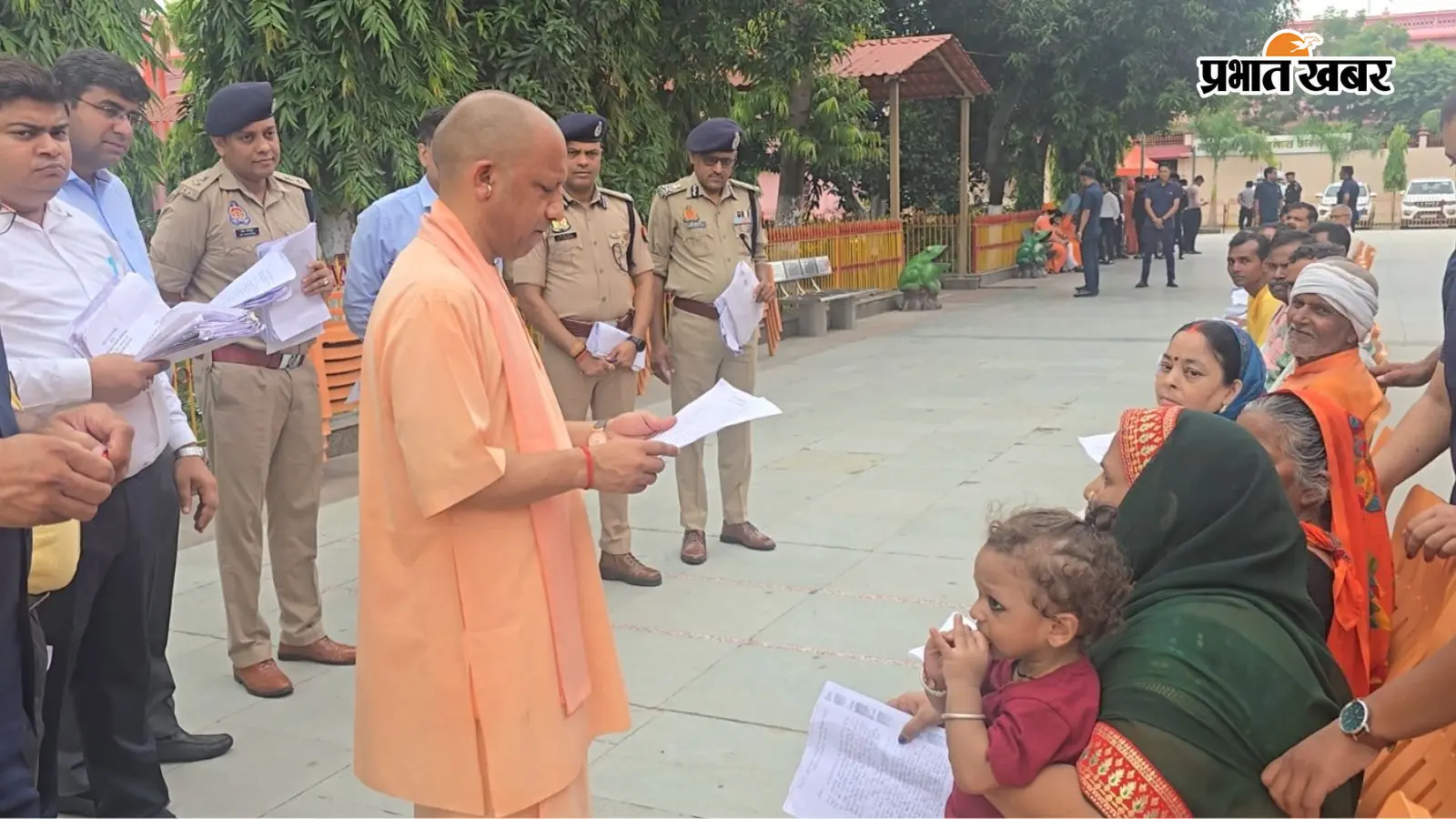 गोरखपुर के तीन दिवसीय दौरे पर CM योगी आदित्यनाथ गोरखपुर के तीन दिवसीय दौरे पर CM योगी आदित्यनाथ