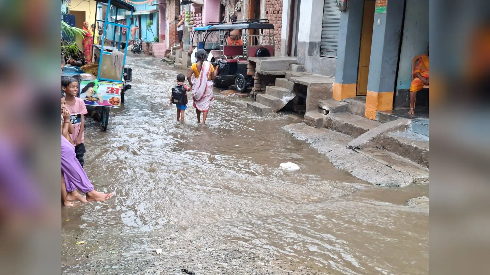 फोटो - राजगीर के दांगी टोला में जलजमाव का दृश्य | Prabhat Khabar Network फोटो - राजगीर के दांगी टोला में जलजमाव का दृश्य | Prabhat Khabar Network