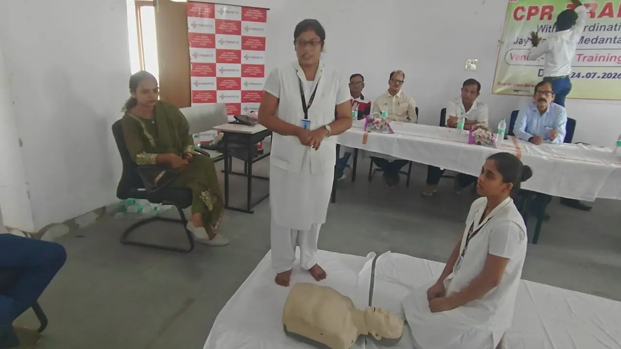 सदर अस्पताल के जीएनएम भवन में दिया जा रहा सीपीआर का प्रशिक्षण | Prabhat Khabar Network सदर अस्पताल के जीएनएम भवन में दिया जा रहा सीपीआर का प्रशिक्षण | Prabhat Khabar Network