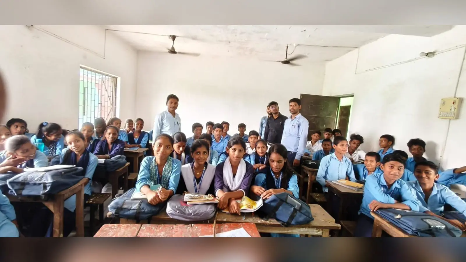 फोटो संख्या : 7 कार्यक्रम में शामिल छात्र व शिक्षक | Prabhat Khabar Network फोटो संख्या : 7 कार्यक्रम में शामिल छात्र व शिक्षक | Prabhat Khabar Network