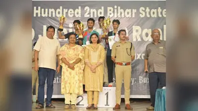 मधुबनी: बिहार स्टेट बैडमिंटन रैंकिंग टूर्नामेंट में अयान अली ने जीता रजत पदक