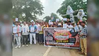 बक्सर में नीट पेपर लीक और पुलिस कार्रवाई के विरोध में छात्रों का प्रदर्शन, PM और शिक्षा मंत्री का फूंका पुतला