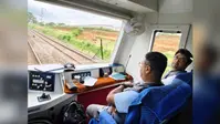 धनबाद-बंधुआ रेलखंड का निरीक्षण करने पहुंचे डीआरएम, बोले- विकास कार्यों में लाएं तेजी