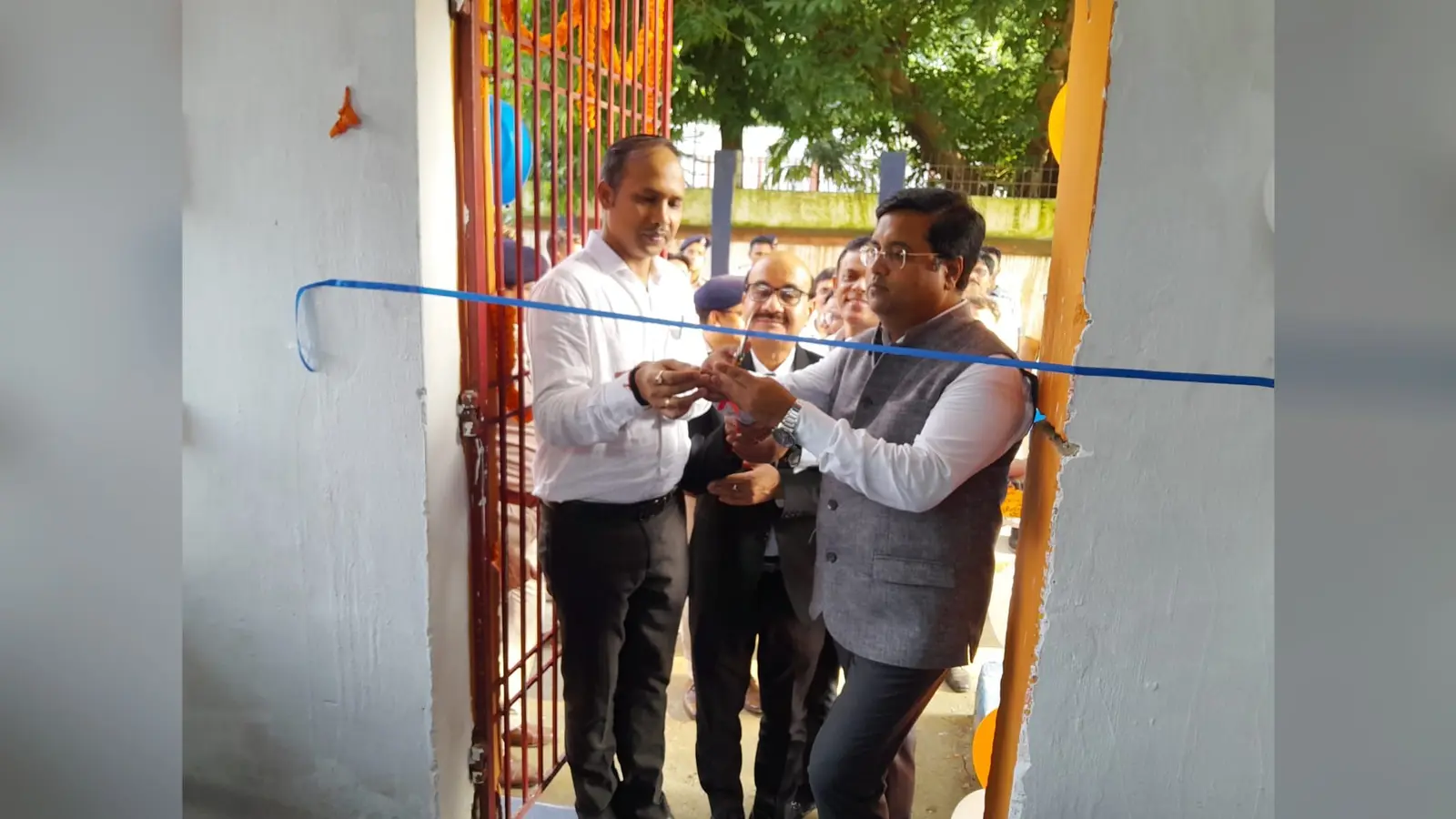 फ़ोटो.उद्धघाटन करते जिला जज,फ़ोटो.मंडल कारा में जानकारी लेते पदाधिकारी | Prabhat Khabar Network फ़ोटो.उद्धघाटन करते जिला जज,फ़ोटो.मंडल कारा में जानकारी लेते पदाधिकारी | Prabhat Khabar Network