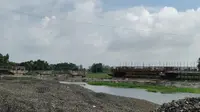 10.59 करोड़ की लागत वाला कोचखाली बाड़ी पुल डेढ़ वर्ष बाद भी अधूरा, बरसात में बढ़ी लोगों की परेशानी