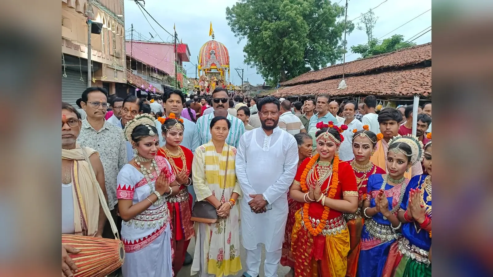 खरसावां में प्रभु जगन्नाथ के रथ को खींचने पहुंचे श्रद्धालु | Prabhat Khabar Network खरसावां में प्रभु जगन्नाथ के रथ को खींचने पहुंचे श्रद्धालु | Prabhat Khabar Network