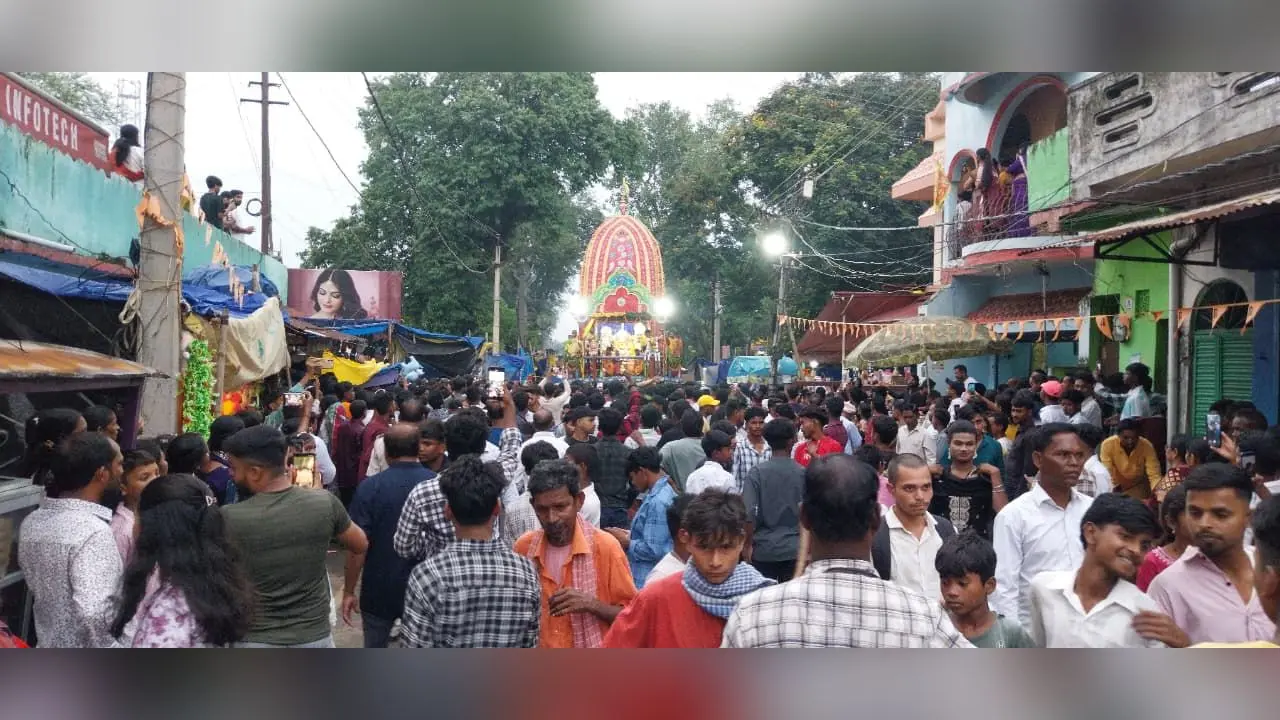 फोटो: बाहुडा रथ यात्रा के दौरान रथ पर सवार महाप्रभु | Prabhat Khabar Network फोटो: बाहुडा रथ यात्रा के दौरान रथ पर सवार महाप्रभु | Prabhat Khabar Network
