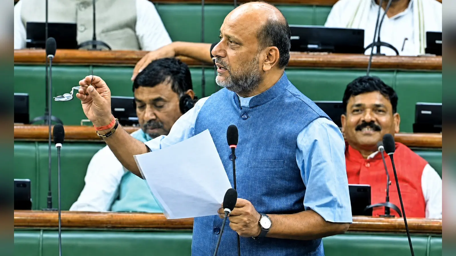 ठाकुरगंज विधायक गोपाल अग्रवाल विधानसभा में | Prabhat Khabar Network ठाकुरगंज विधायक गोपाल अग्रवाल विधानसभा में | Prabhat Khabar Network