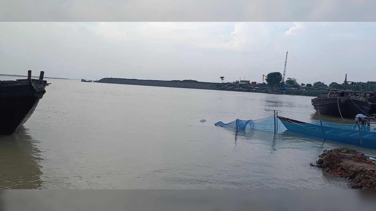 गोपालपुर में गंगा नदी का बढते जलस्तर का फोटो | Prabhat Khabar Network गोपालपुर में गंगा नदी का बढते जलस्तर का फोटो | Prabhat Khabar Network
