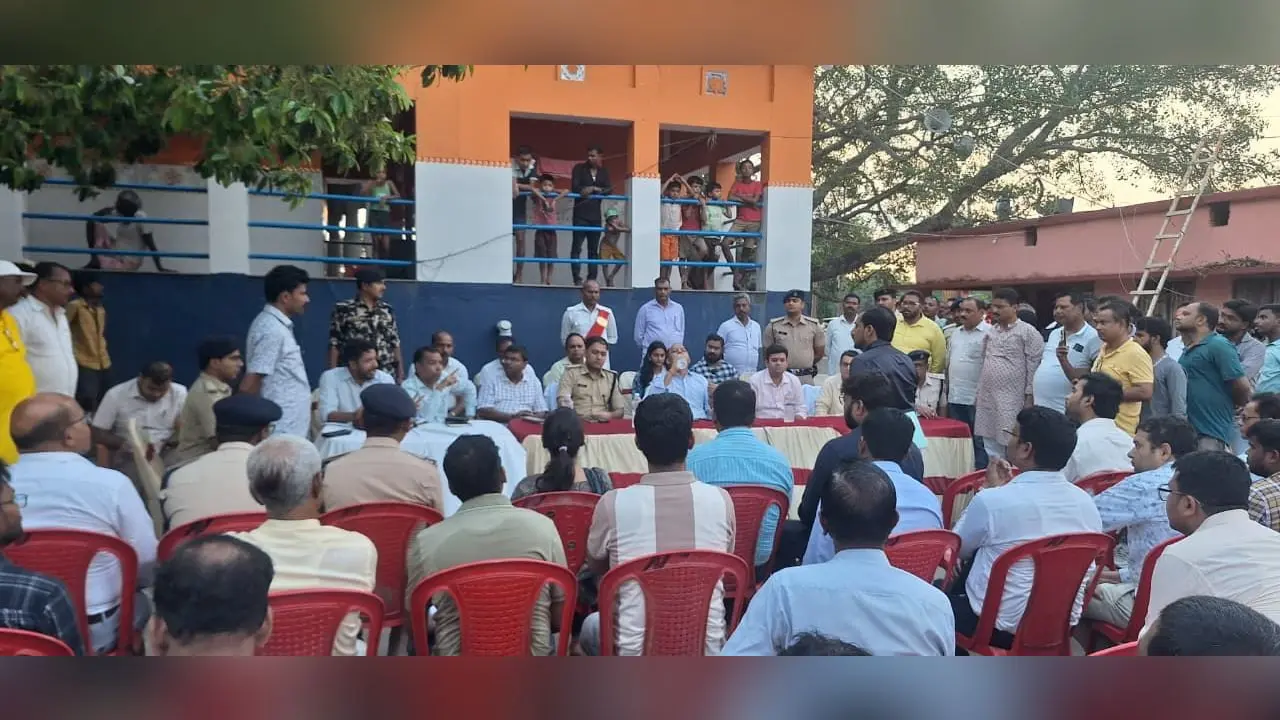 फोटो - सहरसा - समीक्षा बैठक करते डीएम व अन्य | Prabhat Khabar Network फोटो - सहरसा - समीक्षा बैठक करते डीएम व अन्य | Prabhat Khabar Network