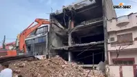 लखनऊ अग्निकांड का 'फुल एंड फाइनल' हिसाब,  चार मंजिला इमारत पर चला LDA का बुलडोजर