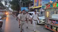 सीतामढ़ी में विधि-व्यवस्था बनाए रखने को लेकर सड़कों पर उतरी पुलिस, डुमरा रोड में फ्लैग मार्च