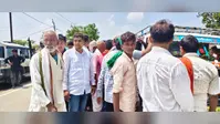 अनियंत्रित ट्रक की टक्कर से बक्सर में युवक की मौत, 3 साल की बच्ची बाल-बाल बची