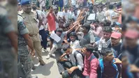 वैशाली:  पेपर लीक, छात्रों पर कार्रवाई के विरोध में जंदाहा में प्रदर्शन, सड़क जाम किया