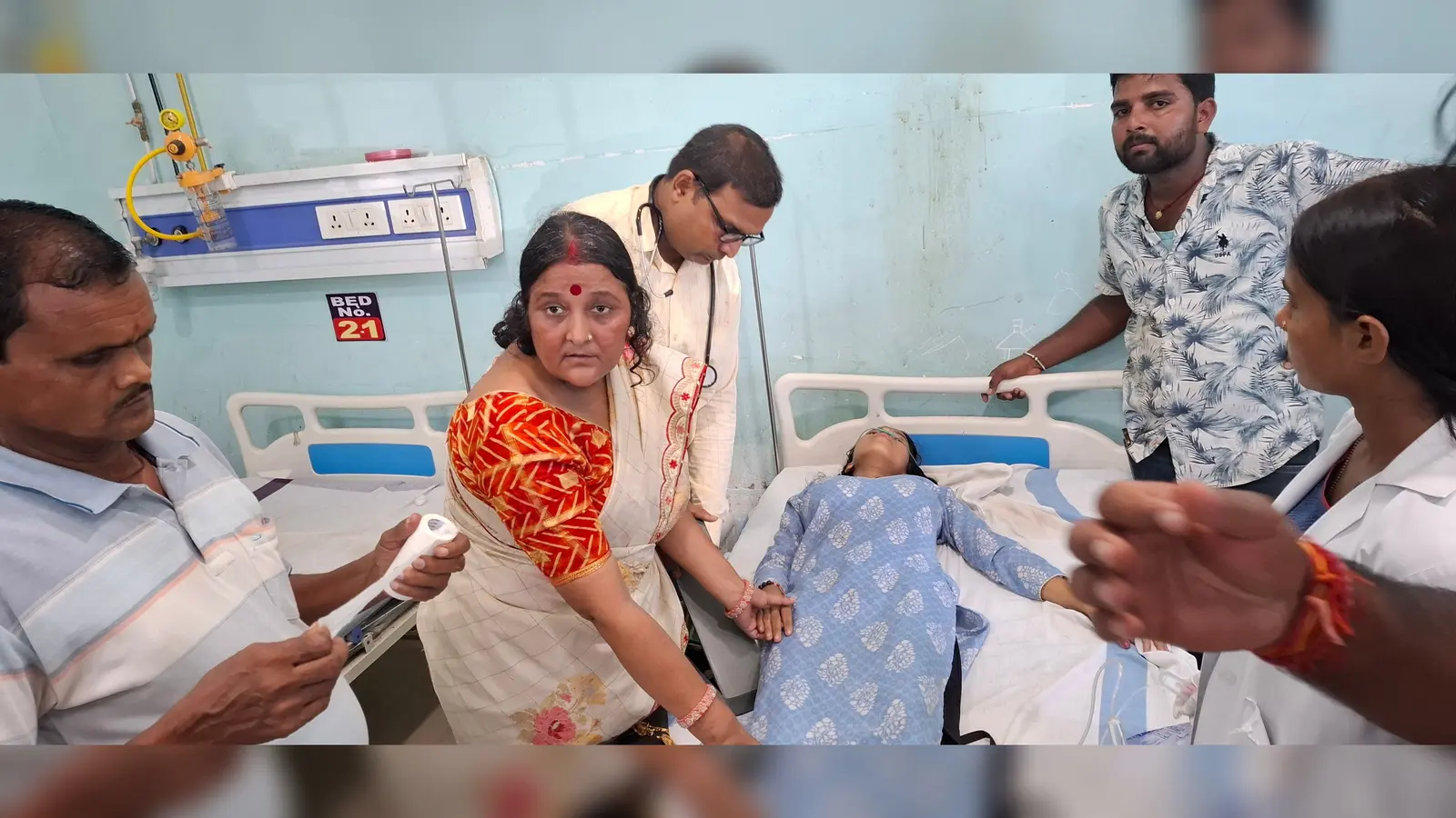 नीट पेपर लीक विरोध प्रदर्शन के दौरान छात्रा की तबीयत बिगड़ी | Prabhat Khabar Network नीट पेपर लीक विरोध प्रदर्शन के दौरान छात्रा की तबीयत बिगड़ी | Prabhat Khabar Network