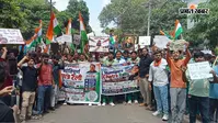 पाकुड़ में NEET-UGC पेपर लीक पर छात्रों का प्रदर्शन, पीएम मोदी और शिक्षा मंत्री धर्मेंद्र प्रधान का फूंका पुतला