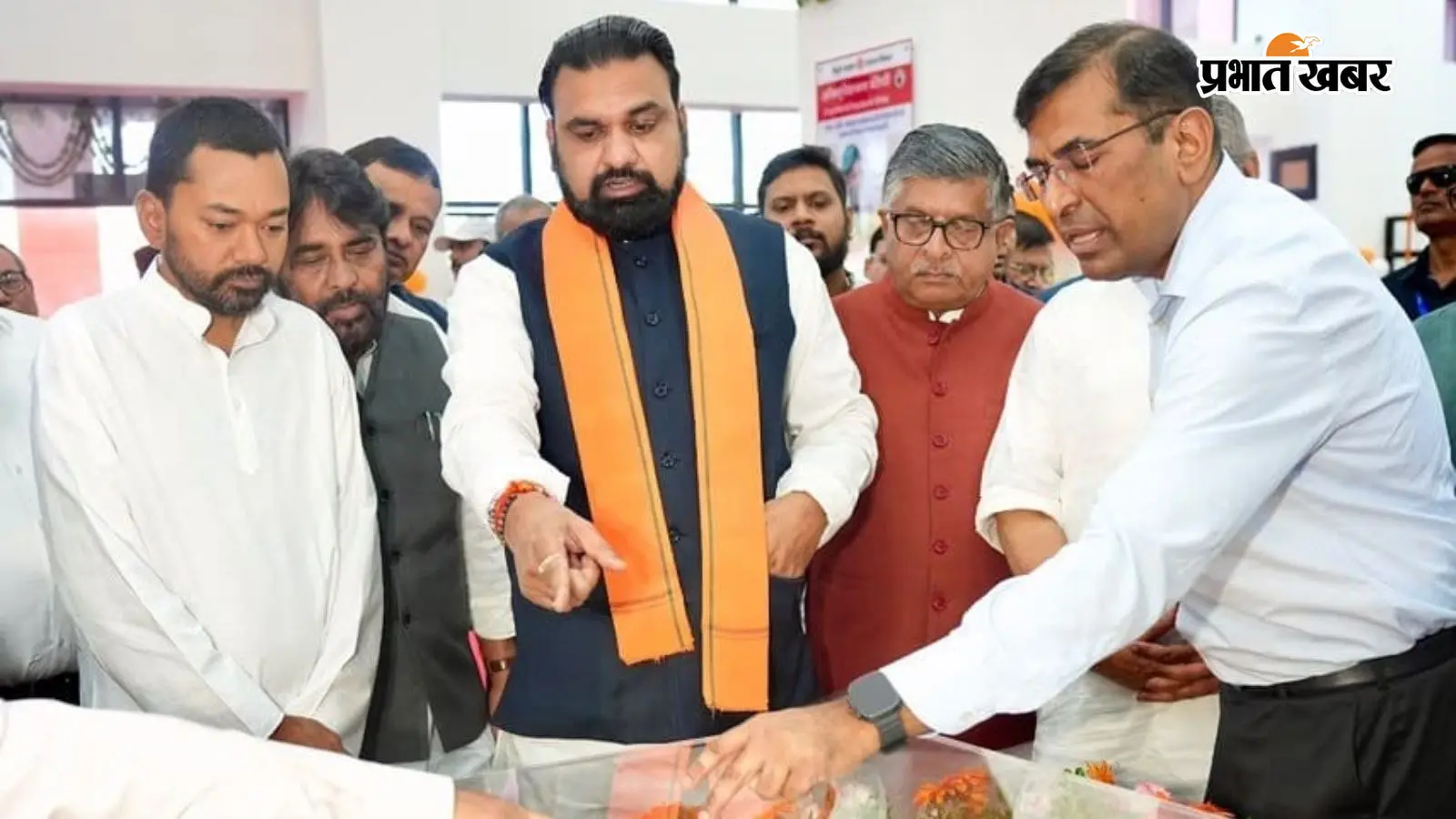 100 दिन पूरे होने पर LNJP अस्पताल पहुंचे सीएम सम्राट, साथ में निशांत कुमार और रविशंकर प्रसाद 100 दिन पूरे होने पर LNJP अस्पताल पहुंचे सीएम सम्राट, साथ में निशांत कुमार और रविशंकर प्रसाद