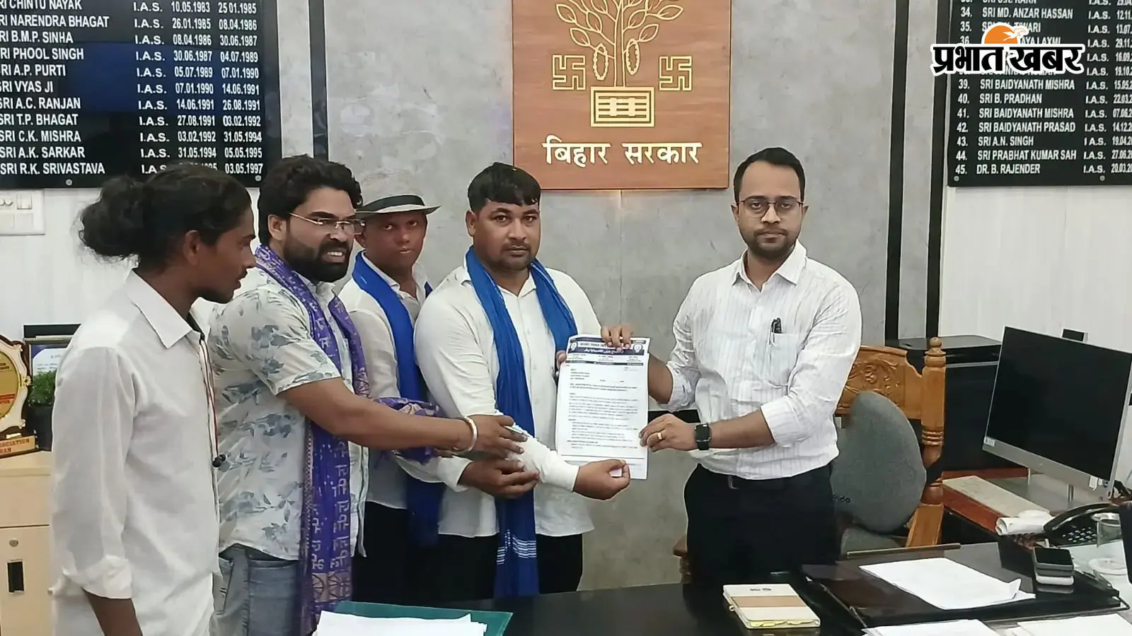 शिक्षा मंत्री से इस्तीफे की मांग, छात्रों का प्रदर्शन शिक्षा मंत्री से इस्तीफे की मांग, छात्रों का प्रदर्शन