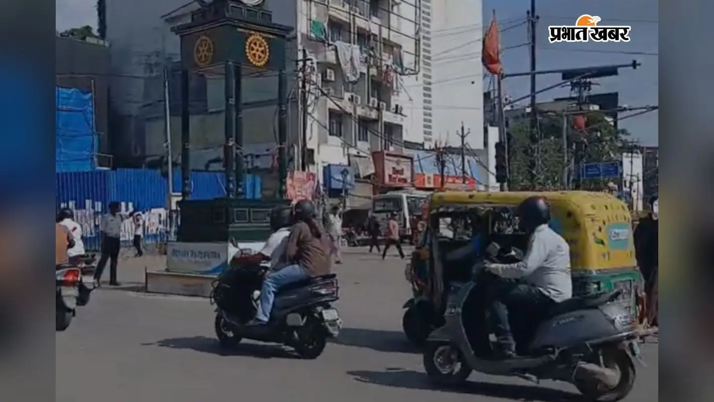 पटना के डाकबंगला चौराहे पर आते-जाते वाहन पटना के डाकबंगला चौराहे पर आते-जाते वाहन