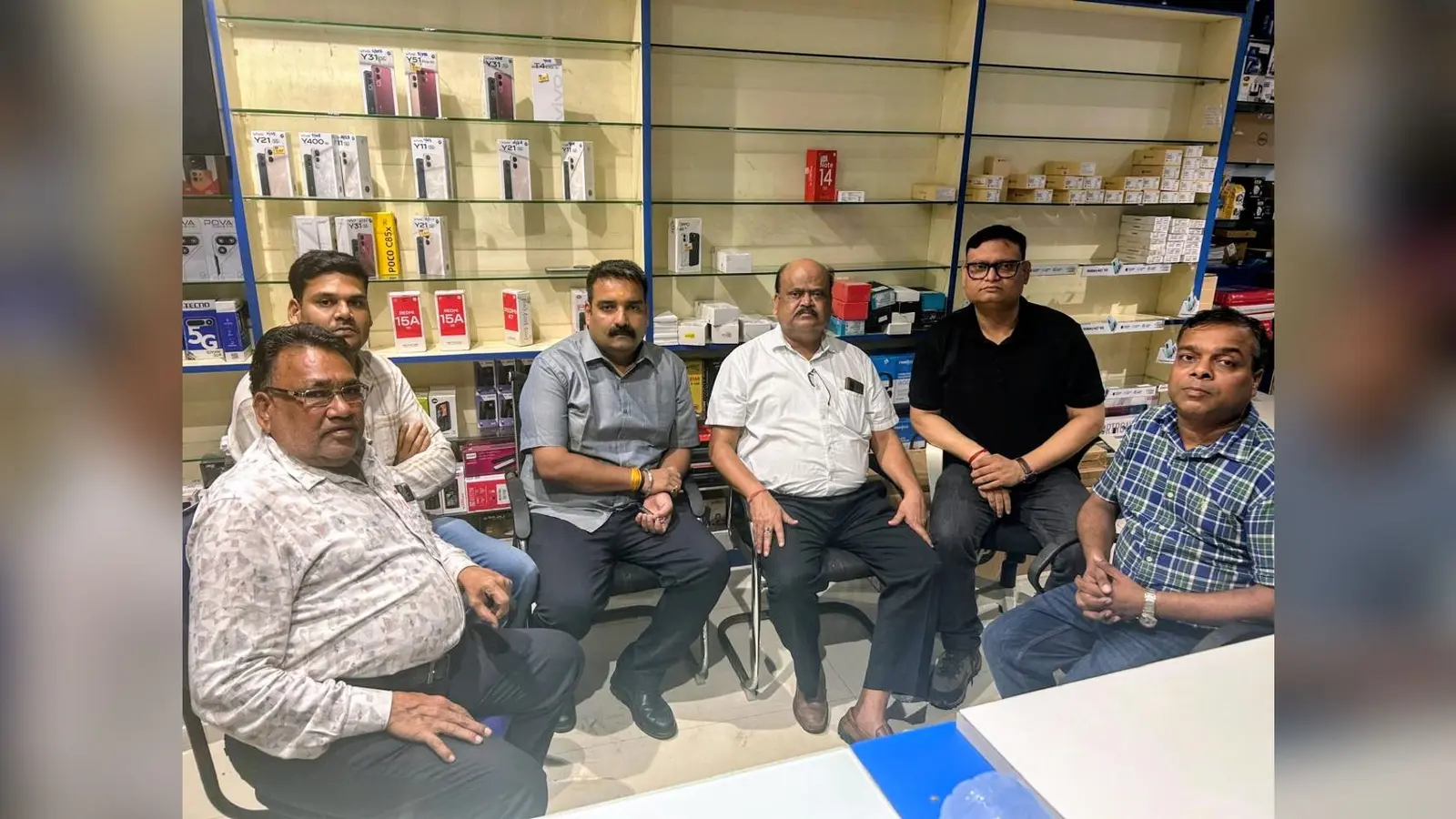 तसवीर: 25 सीबीएस 1-चिंतीत चाईबासा चेंबर के पदाधिकारी | Prabhat Khabar Network तसवीर: 25 सीबीएस 1-चिंतीत चाईबासा चेंबर के पदाधिकारी | Prabhat Khabar Network