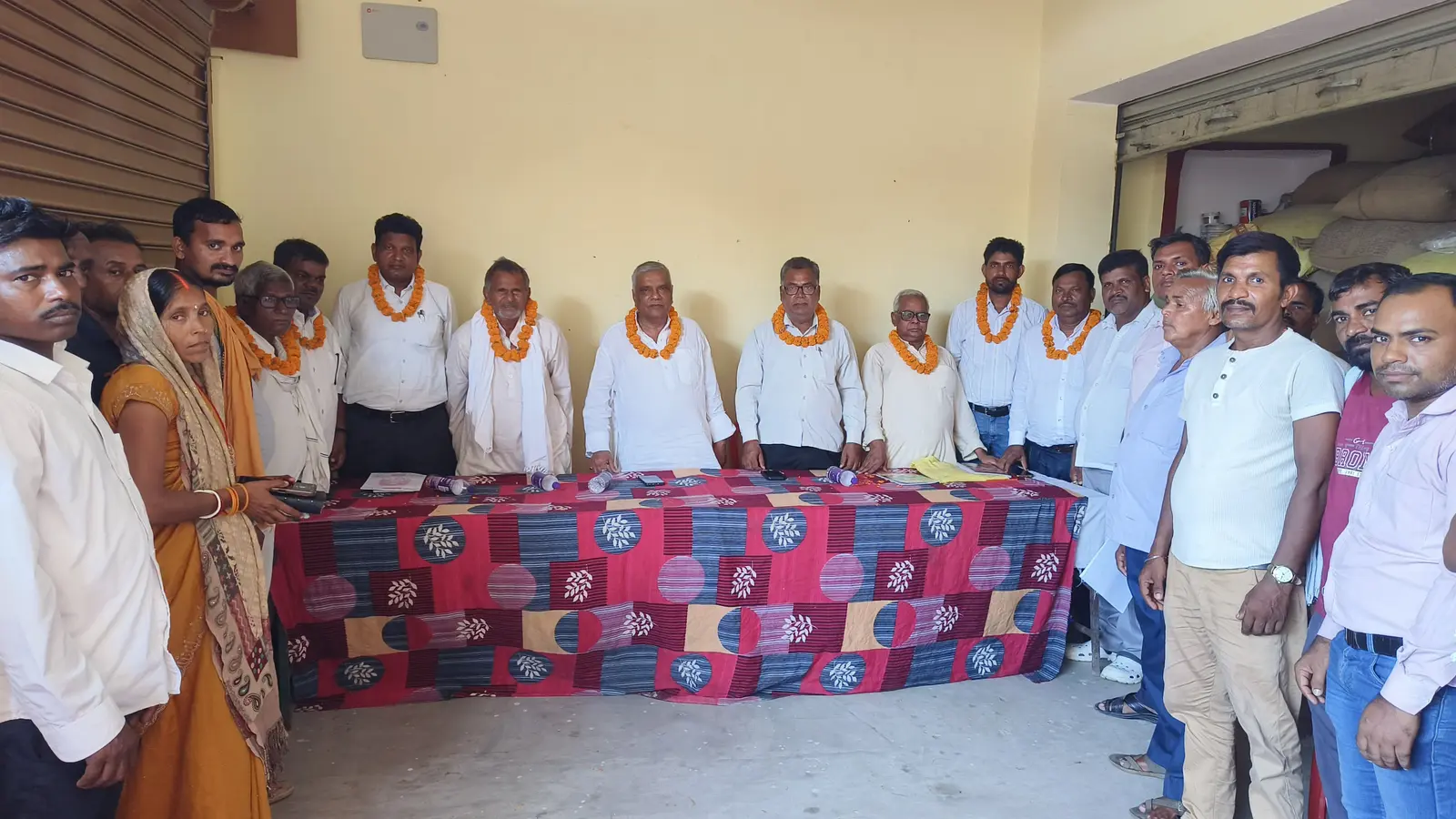 ओबरा में प्रगतिशील बढ़ई विश्वकर्मा महासभा की बैठक संपन्न पंचायत स्तर तक संगठन विस्तार और समाज की एकजुटता पर हुआ जोर | Prabhat Khabar Network ओबरा में प्रगतिशील बढ़ई विश्वकर्मा महासभा की बैठक संपन्न पंचायत स्तर तक संगठन विस्तार और समाज की एकजुटता पर हुआ जोर | Prabhat Khabar Network