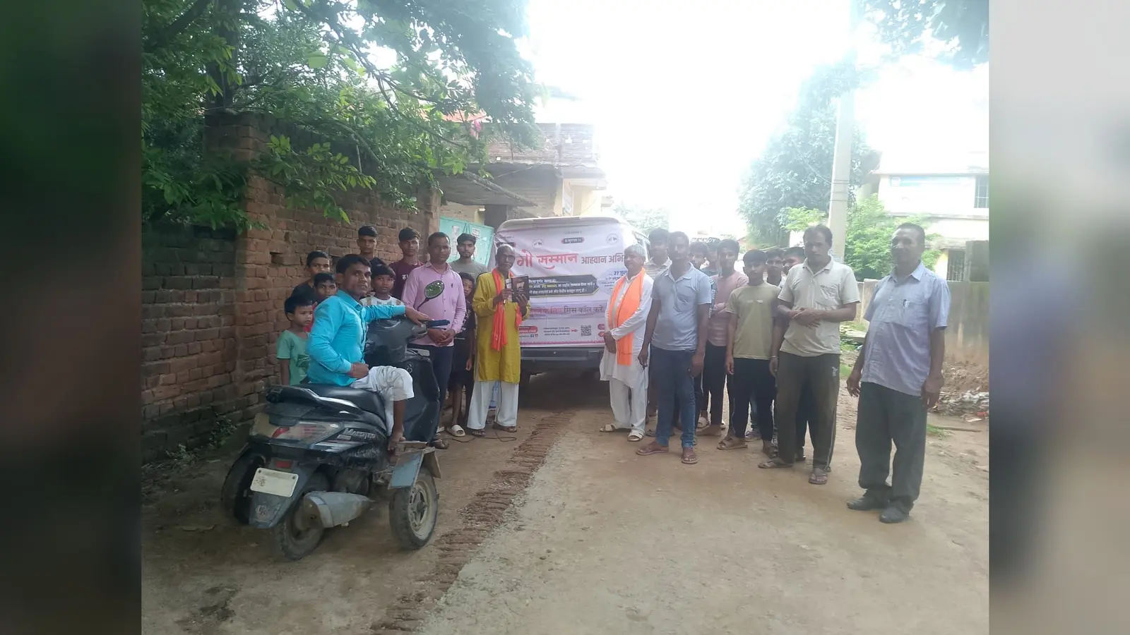 हस्ताक्षर अभियान में उपस्थित लोग | Prabhat Khabar Network हस्ताक्षर अभियान में उपस्थित लोग | Prabhat Khabar Network