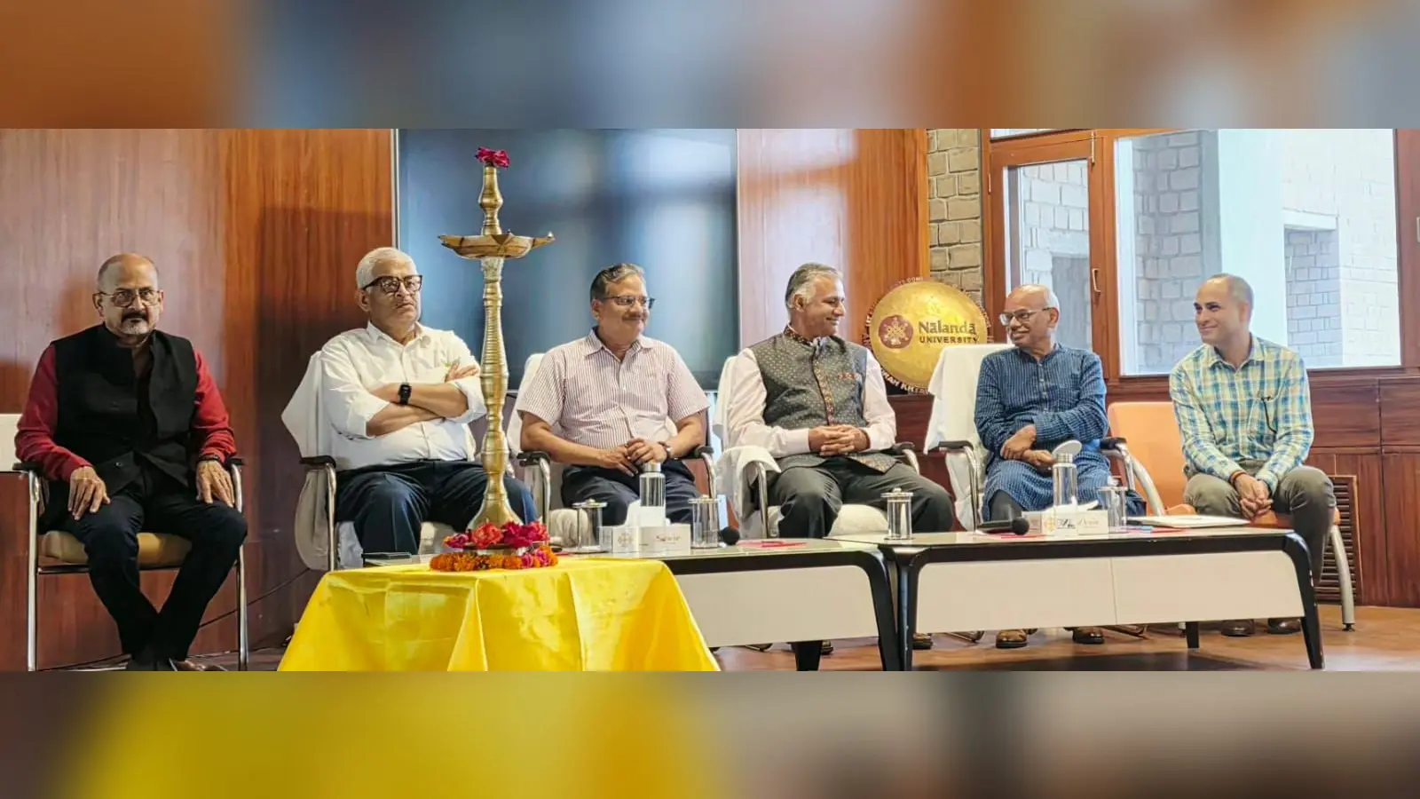 फोटो - नालंदा विश्वविद्यालय में आयोजित कार्यक्रम में शामिल कुलपति प्रो सचिन चतुर्वेदी, अतिथि एवं प्रशिक्षणार्थी | Prabhat Khabar Network फोटो - नालंदा विश्वविद्यालय में आयोजित कार्यक्रम में शामिल कुलपति प्रो सचिन चतुर्वेदी, अतिथि एवं प्रशिक्षणार्थी | Prabhat Khabar Network