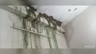 बारिश में टपक रही प्रखंड कार्यालय की छत, दस्तावेज और कंप्यूटर उपकरण हो रहे खराब