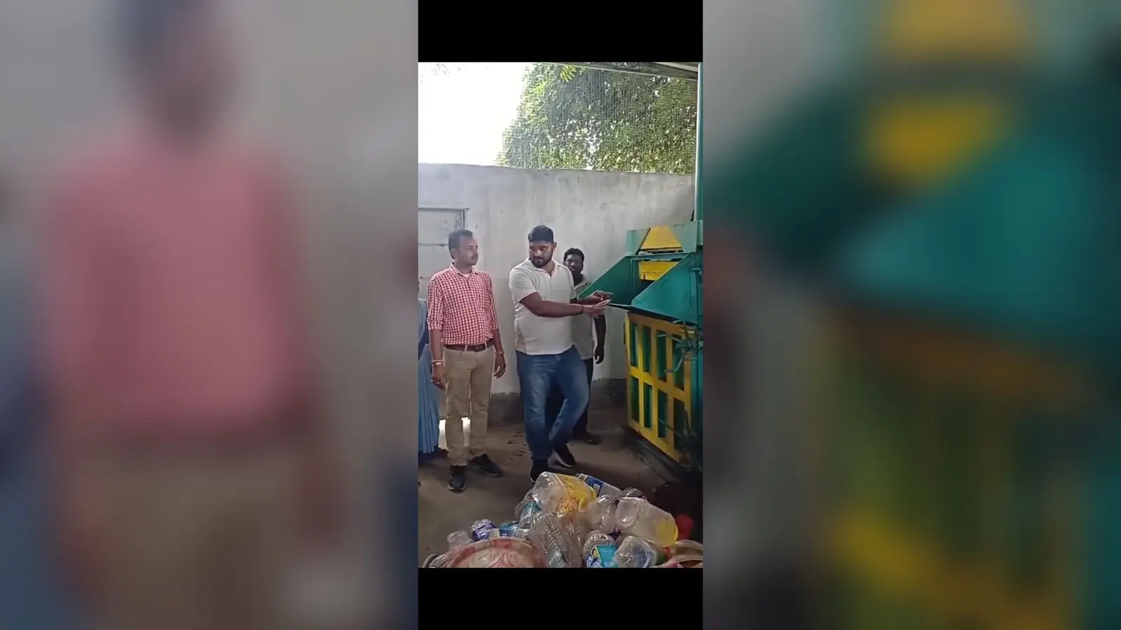 - 10 प्लास्टिक कचरा प्रबंधन इकाई का ट्रायल करते जिला समन्वयक व अन्य | Prabhat Khabar Network - 10 प्लास्टिक कचरा प्रबंधन इकाई का ट्रायल करते जिला समन्वयक व अन्य | Prabhat Khabar Network