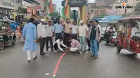 धर्मेंद्र प्रधान के इस्तीफे के बाद गुमला में कांग्रेस का विजय मार्च, आतिशबाजी कर मनाया जश्न