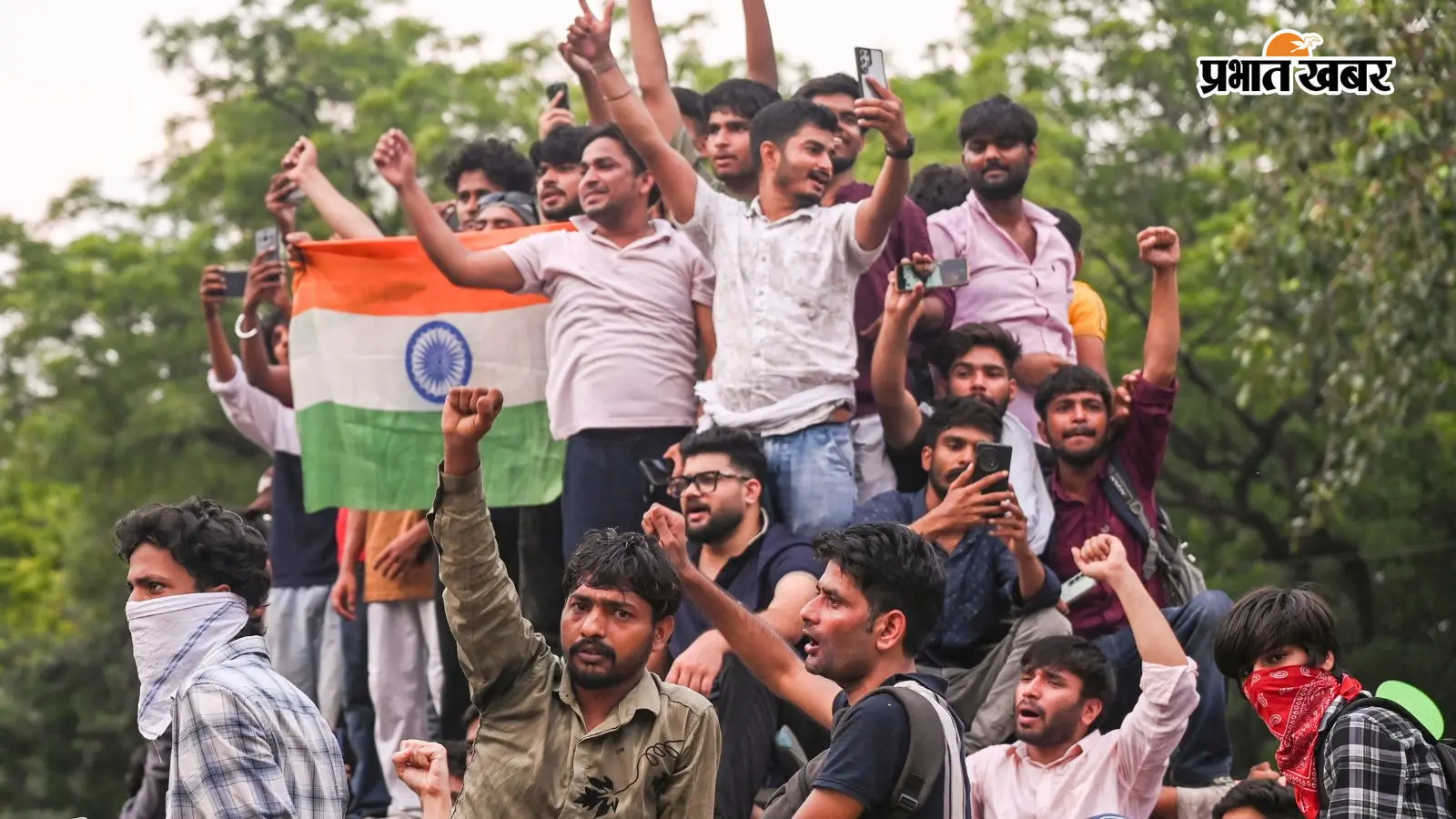 डिजिटल नेटवर्किंग ने सड़कों तक पहुंचाया युवाओं को (फोटो- सोशल मीडिया) डिजिटल नेटवर्किंग ने सड़कों तक पहुंचाया युवाओं को (फोटो- सोशल मीडिया)