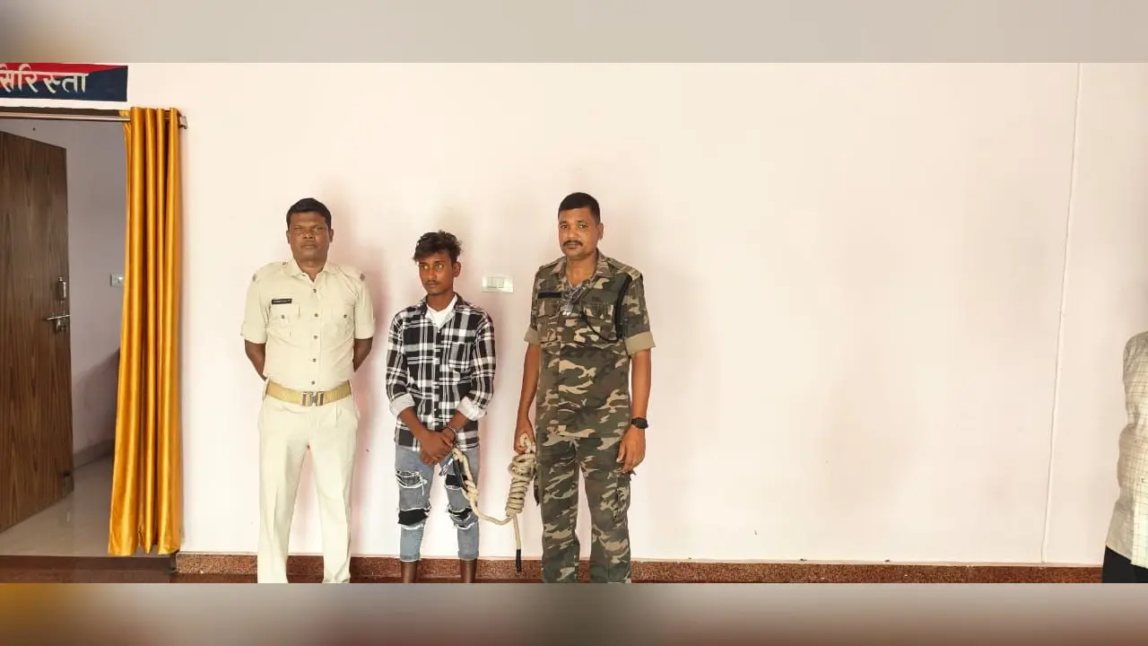 11 आरोपी को जेल ले जाते बागडेहरी पुलिस | Prabhat Khabar Network 11 आरोपी को जेल ले जाते बागडेहरी पुलिस | Prabhat Khabar Network