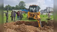 प्रशासनिक निगरानी में शुरू हुआ शिबू सोरेन की प्रतिमा का निर्माण