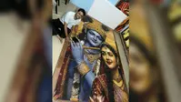 आदित्यपुर के कलाकार विवेक मिश्रा ने बनाया विश्व रिकॉर्ड, 4 लाख मोतियों से तैयार किया राधा-कृष्ण का पोर्ट्रेट