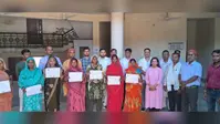 मधुबनी के लखनौर में 9 लाभुकों को मिला बंदोबस्त पर्चा, जमीन पर मिला कानूनी अधिकार