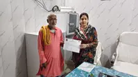 वर्षों का इंतजार खत्म, पर्चा मिलते ही खिल उठे भूमिहीन परिवारों के चेहरे