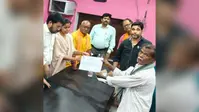 12 भूमिहीन परिवारों के आशियाने का सपना हुआ साकार, प्रखंड मुख्यालय में बांटे गए 3-3 डिसमिल जमीन के पर्चे