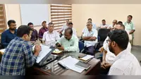 नवादा में बस मालिकों को चेतावनी:  डीटीओ बोले- तय बस स्टैंड से ही करें परिचालन, नियम तोड़ने पर होगी कार्रवाई