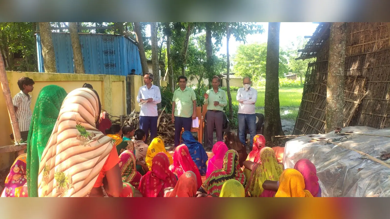 फोटो_कुर्साकांटा के मेहंदीपुर महादलित टोला में जागरूकता अभियान में शामिल लोग | Prabhat Khabar Network फोटो_कुर्साकांटा के मेहंदीपुर महादलित टोला में जागरूकता अभियान में शामिल लोग | Prabhat Khabar Network