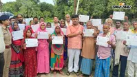 सरकार के 100 दिन पूरे होने पर विधायक ने 25 भूमिहीन परिवारों को दिया बासगीत पर्चा