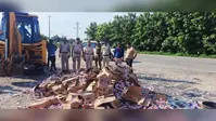 गोपालगंज में पुलिस और उत्पाद विभाग का एक्शन, जब्त की गई 2129 लीटर अवैध शराब को किया गया नष्ट
