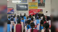 बगहा में महिला सुरक्षा और कानूनी जागरूकता पर कार्यशाला, छात्रों को साइबर अपराध से बचने की दी जानकारी