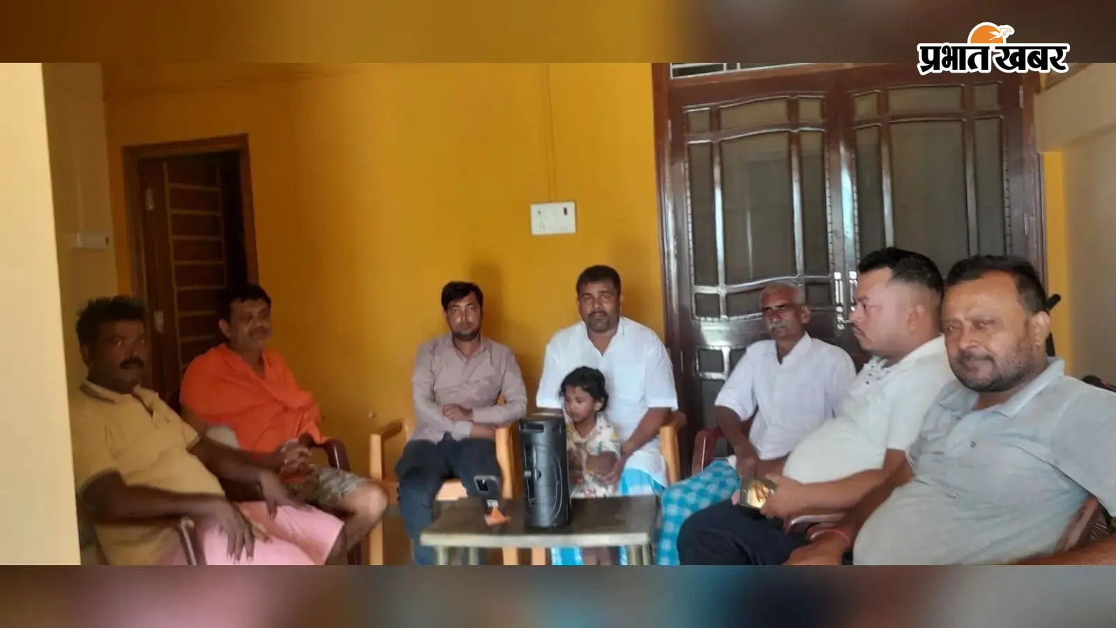 भाजपा कार्यकर्ताओं ने सुनी प्रधानमंत्री की 'मन की बात' भाजपा कार्यकर्ताओं ने सुनी प्रधानमंत्री की 'मन की बात'
