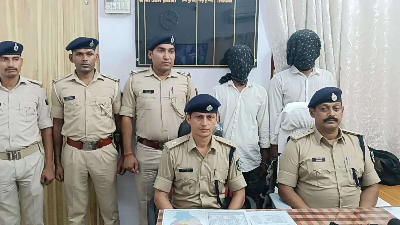 फोटो.2. प्रेसवार्ता करते एसडीपीओ | Prabhat Khabar Network फोटो.2. प्रेसवार्ता करते एसडीपीओ | Prabhat Khabar Network