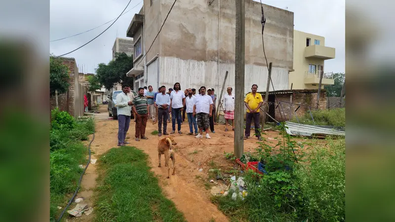 सिसई में चल रहा था अवैध बूचड़खाना, प्रशासन ने किया सील, मांस और हड्डियों के अवशेष बरामद