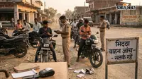 भिट्ठा में पुलिस की चेकिंग से बाइक चालकों में हड़कंप, 14 लोगों पर लगा ₹20 हजार का जुर्माना