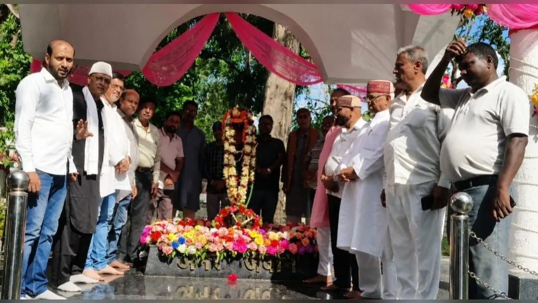 विजय दिवस में कांग्रेसी | Prabhat Khabar Network विजय दिवस में कांग्रेसी | Prabhat Khabar Network