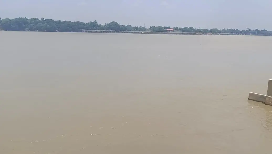फोटो -51- बढ़ा गंडक का जल स्तर | Prabhat Khabar Network फोटो -51- बढ़ा गंडक का जल स्तर | Prabhat Khabar Network